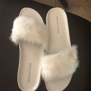 NWT Donald Pliner authentic rabbit fur slides.